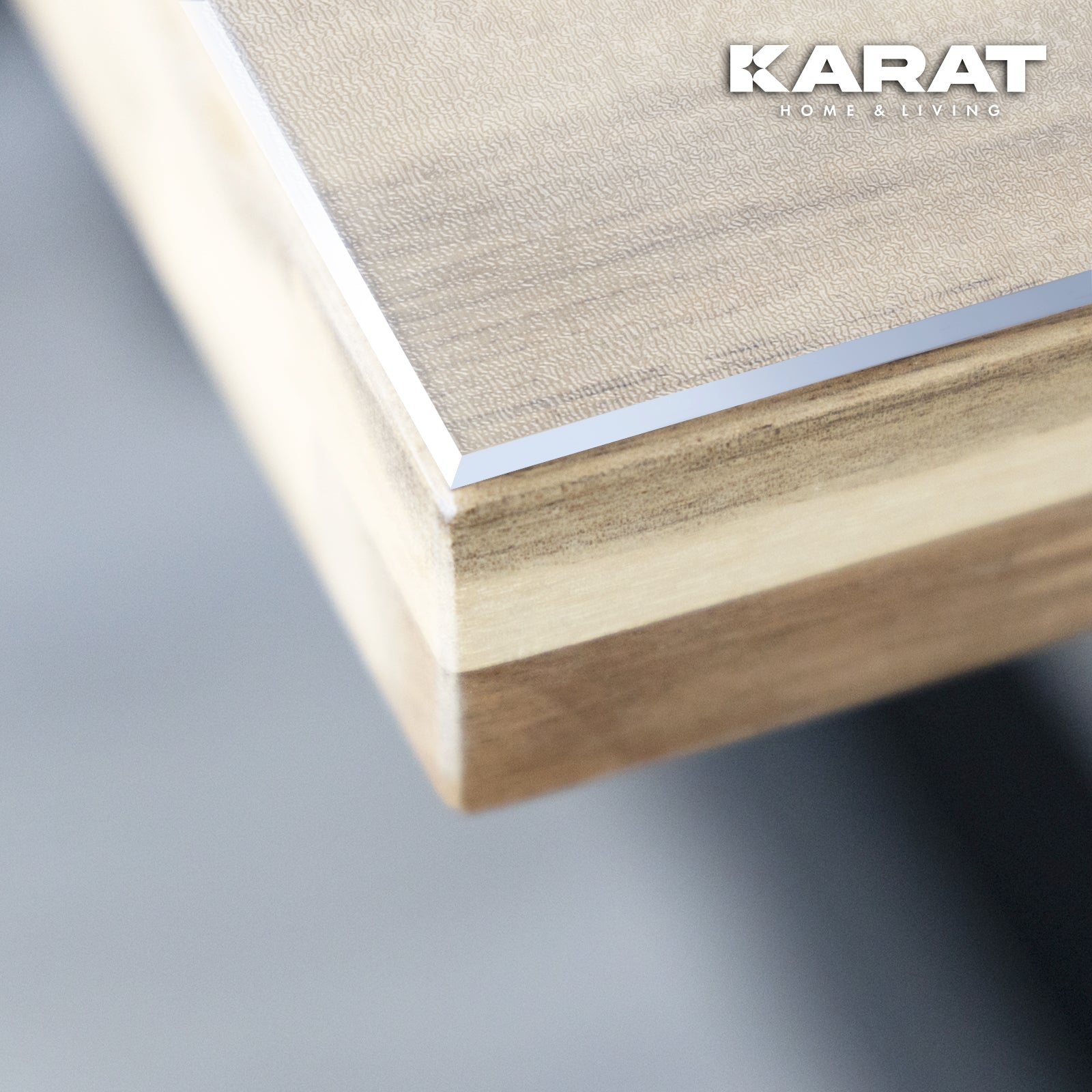 Transparent mattierte Tischfolie mit abgeschrägter Kante | Crystal | Matte Schutzfolie für Tische | Individueller Zuschnitt